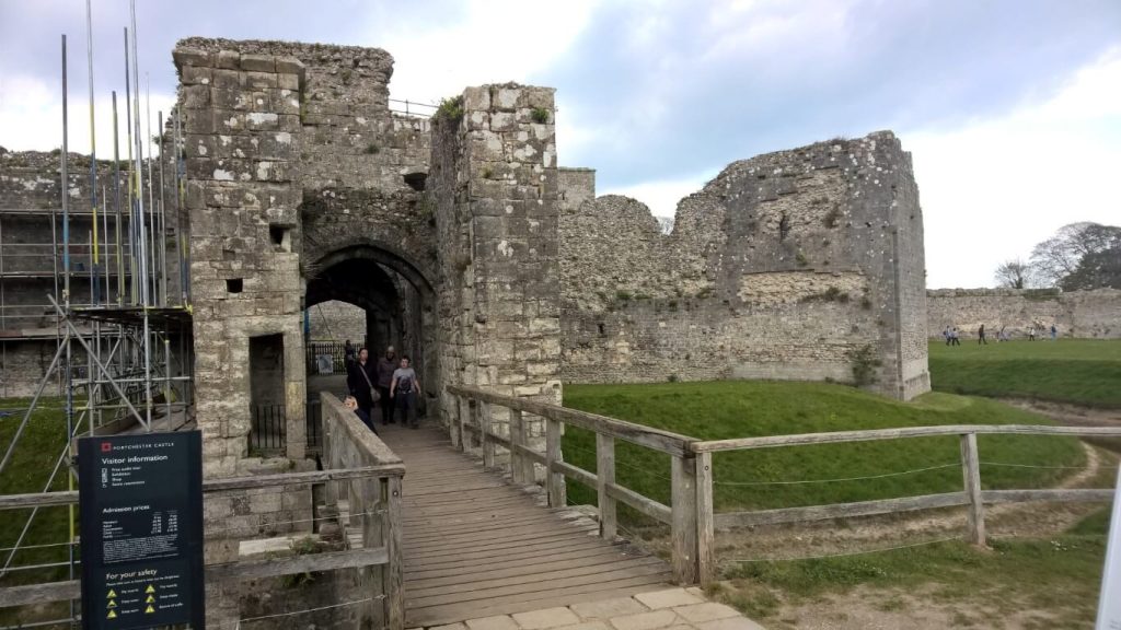 Zamek Portchester i rzymskie ruiny - 1700 lat historii 5 Zamek Portchester - Brama